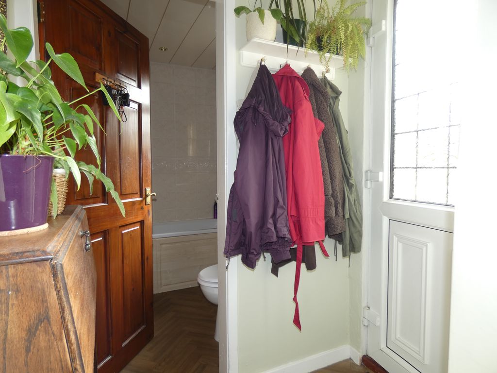 Rear Lobby into Ground floor Bathroom- click for photo gallery